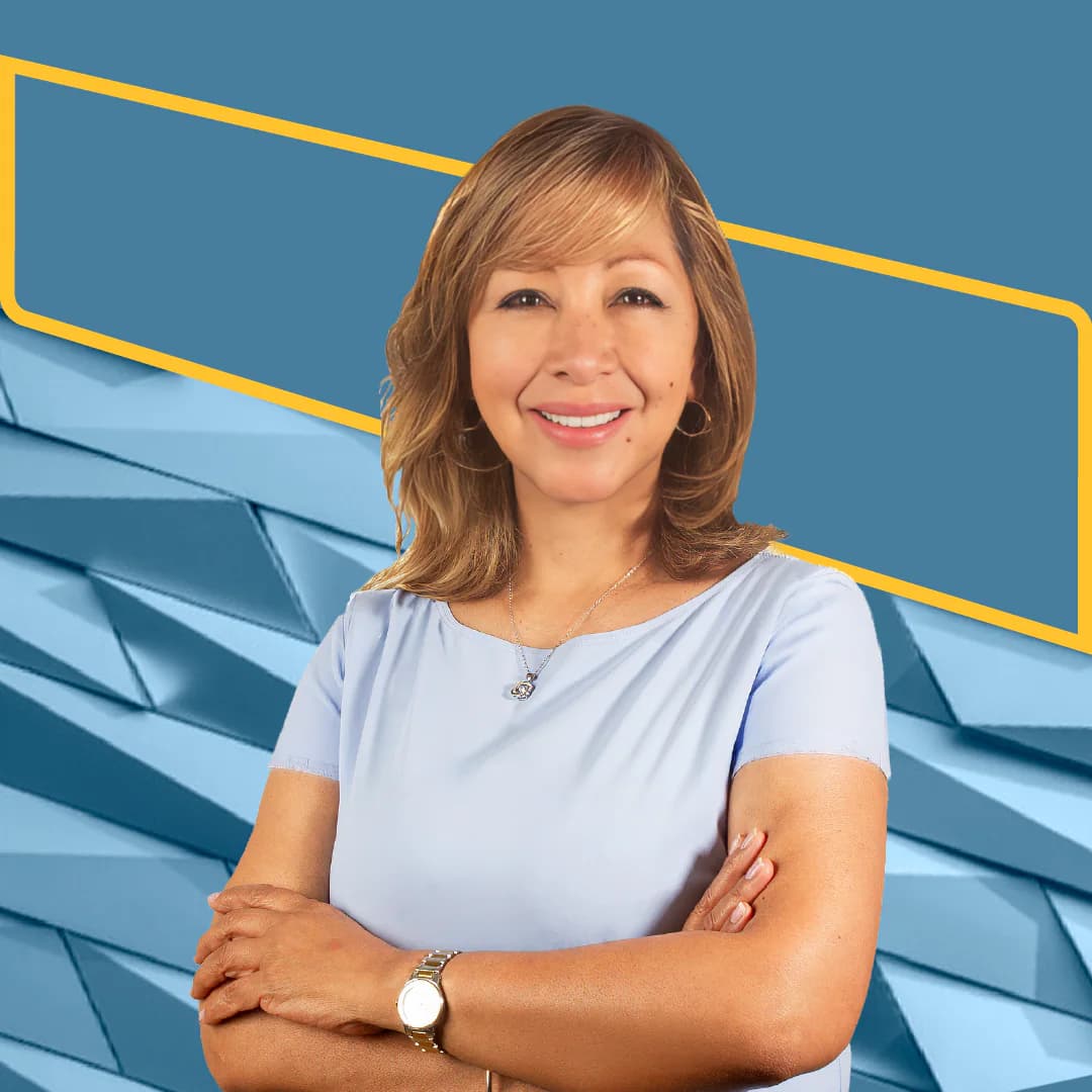 Retrato de Mayra Hernández, Fundadora y Asesora Inmobiliaria