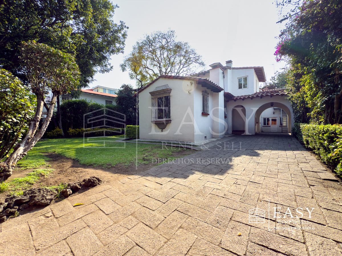 Casa en venta en Lomas de Chapultepec — fotografía 1
