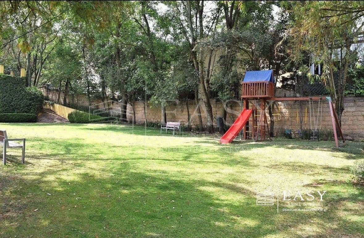 Casa en Venta en Bosques de las Lomas - Paseo de los Laureles — fotografía 1