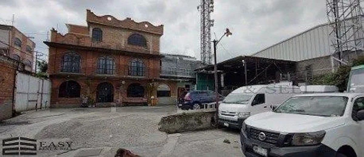 Remate de casa con local comercial en Cuevitas — fotografía 1